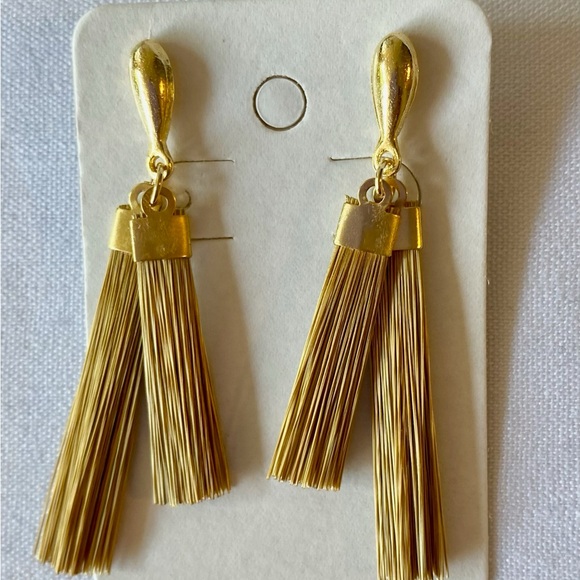 Rare Golden Grass Earrings - Picture 5 of 14